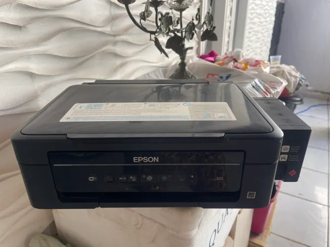 Vendo uma impressora EPSON L 355 para retirar peças
