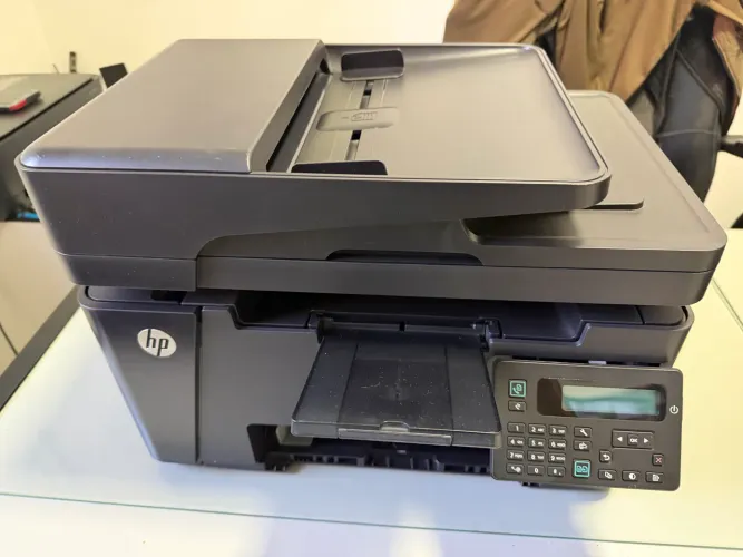 HP LaserJet Pro MFP M521dn - Multifuncional Laser 110V