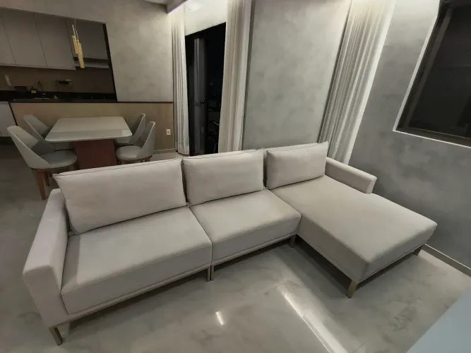 Sofá de alto padrão com chaise - Estofados Jardim (excelente estado)
