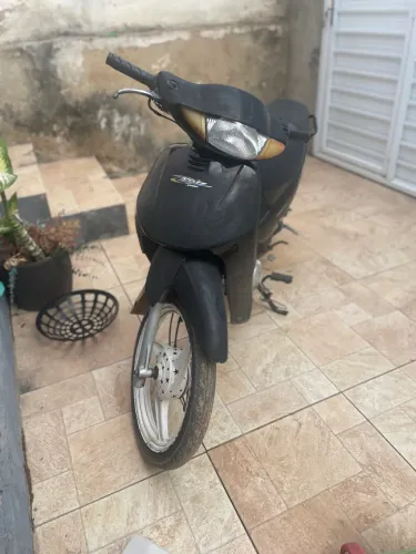 Honda Biz 100 (2004) - RELÍQUIA: Apenas 1.000km - Moto de Mulher