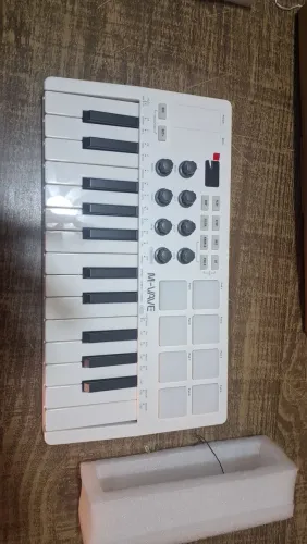 MIDI portátil, modelo M-VAVE.