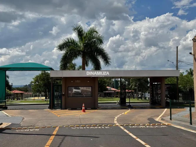 Linda casa no Condomínio Portal Beija Flor
