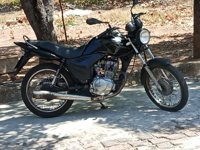 Vende-se fan 125 valor 8.000 reais