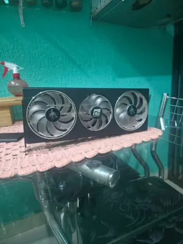RX 7700 XT 12GB