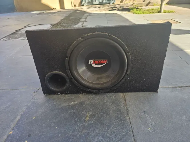 VENDO CAIXA DE SOM AUTOMOTIVO PARA VAN.R$110.00