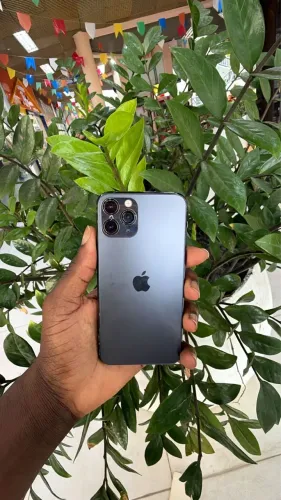 iPhone 11 Pro todo bom