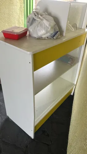 Balcão caixa com 2 gavetas 