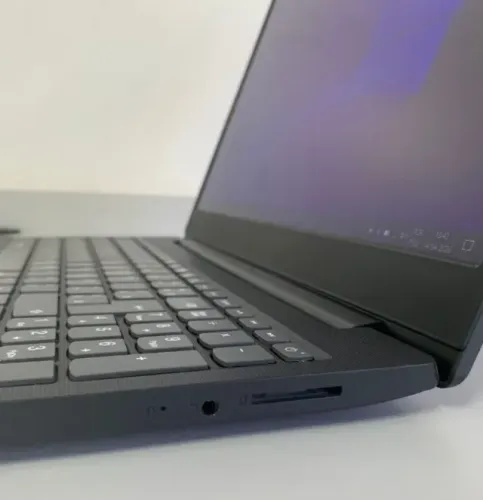 Notebook Lenovo BS145 Intel Core i5 10ªGer 8GB memória SSD 256GB tela 15.6 Win11 Office 24