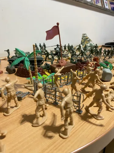 Soldados de guerra + cenário