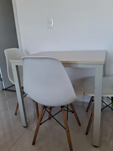 Mesa ( sem as cadeiras )