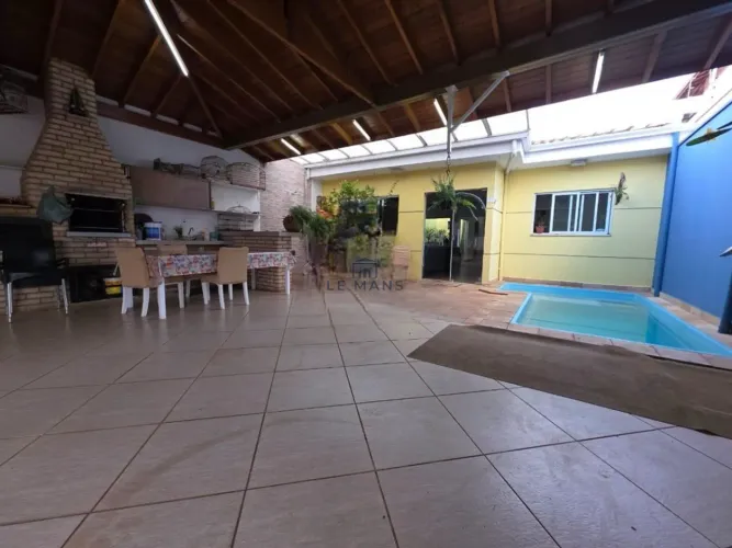 Casa à venda no bairro Nova Água Branca II em Piracicaba - SP