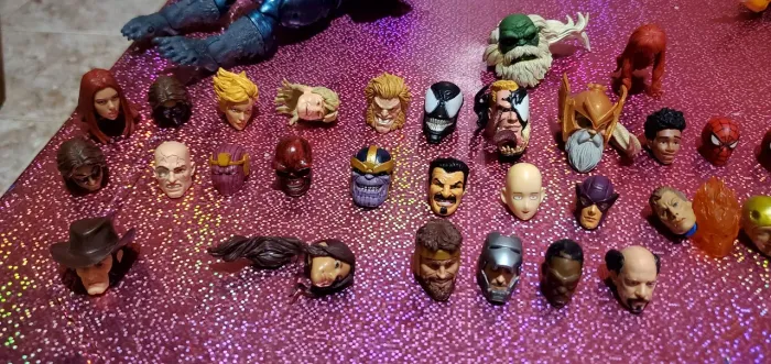 Cabeças marvel legends e toybiz, entre outras