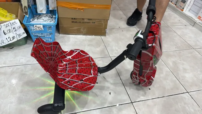 Patinete Elétrico Triciclo Infantil Drift 250w 80kg Até 20km