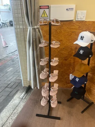 Expositor de sapatos em geral