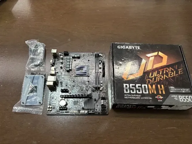 Placa Mãe Gigabyte B550M H AM4 DDR4 Ryzen 5 GEN