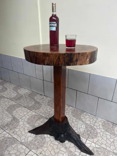 Móveis Rústicos, tábua de carne, mesa, porta bebidas, luminárias, carrinho churrasco, etc.