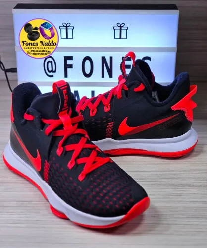 Nike LeBron James Witness 5