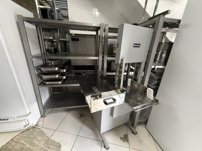 Vendo mobiliário de inox para cozinhas e afins