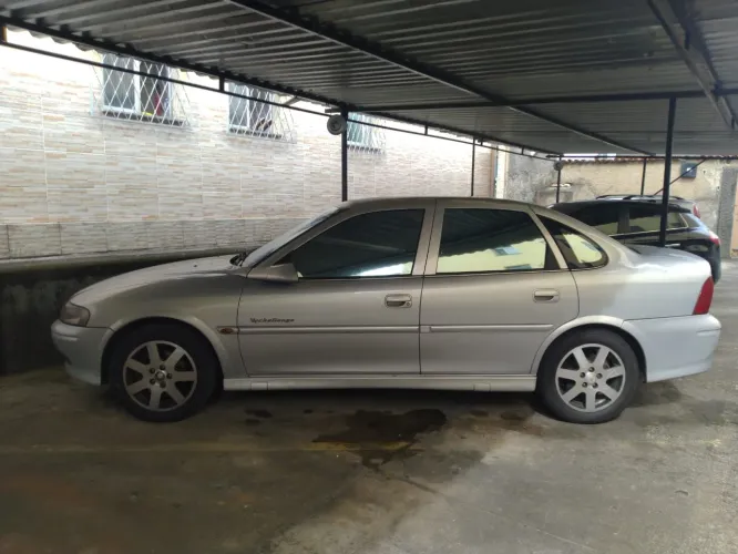 Chevrolet Vectra GLS/ Challenge 2.2 MPFI 16V 2001