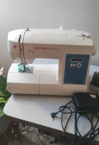 Vendo máquina de costura 