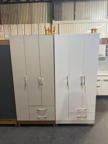 Guarda roupa 2 cores disponíveis - pronta entrega