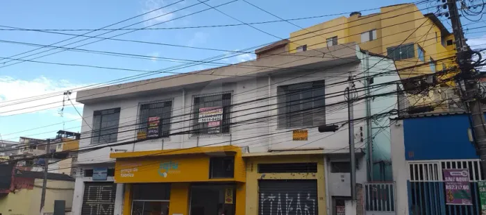 Prédio comercial com 200m2, em São Paulo, Jardim São Luiz, estão divididos em 08 salas com