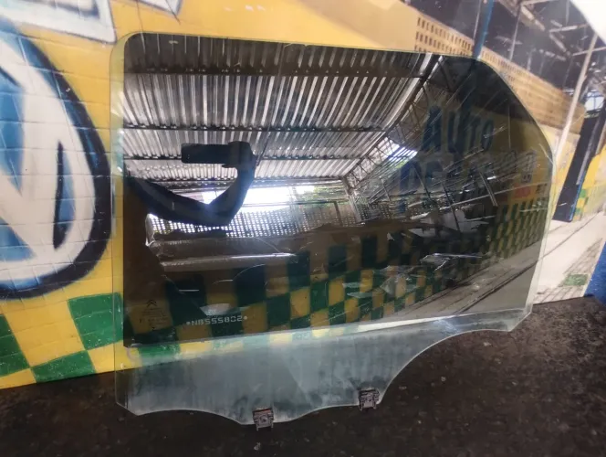 Vidro porta traseira esquerda Citroen c4 cactus