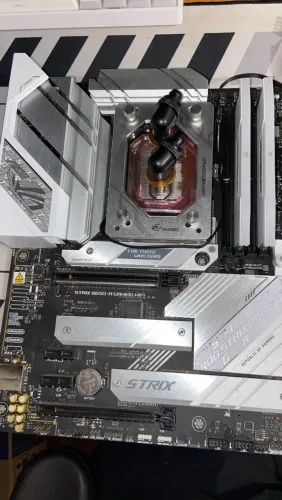 Kit b650 rog strix R5 7600x