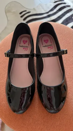 Sapato de verniz preto Molekinha 33