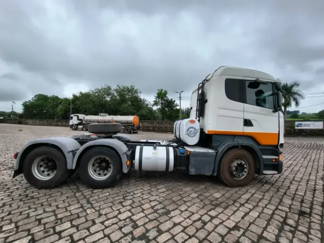 SCANIA R450 A6X2.