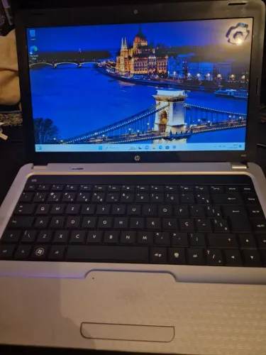 HP I3 M370 2.40GHz + SSD 120G.