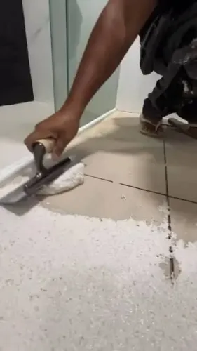 Granilite ant derrapante por M2 mão de obra Aparti de 30m2