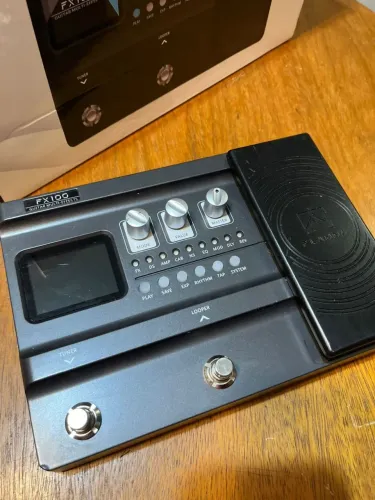 Flamma FX100 (multi efeitos)