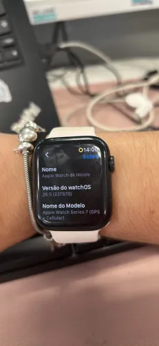? Apple Watch Series 7 GPS + Cellular - R$ 800