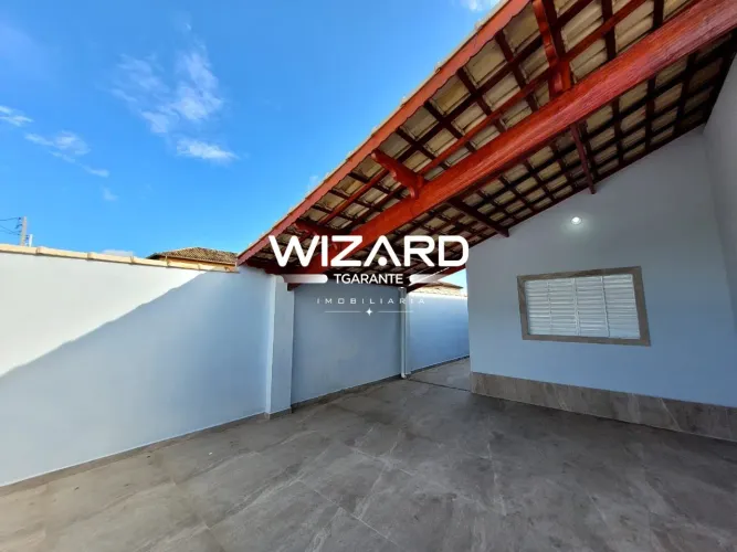 Casa para venda de 192m² com 2 quartos, suite, 2 vagas e piscina na cidade de Mongaguá - S