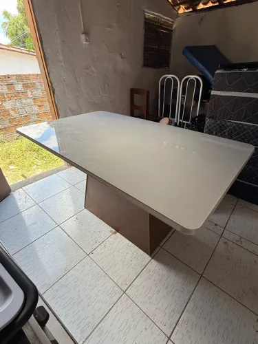 Mesa com 6 cadeiras