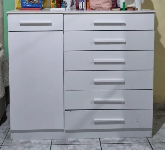 ? Cômoda Branca em Ótimo Estado ?