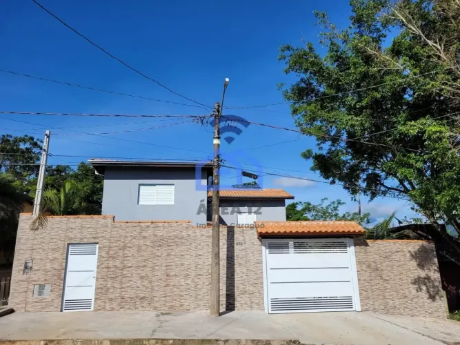 Sobrado com piscina à venda no bairro do Massaguaçu em Caraguatatuba, SP