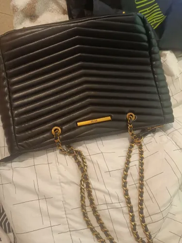 Bolsa / Na loja está custando 400 reais.