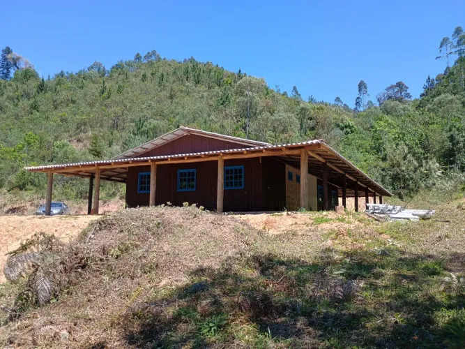 ANITÁPOLIS/SC - Lindo sítio pronto para morar 3hectares