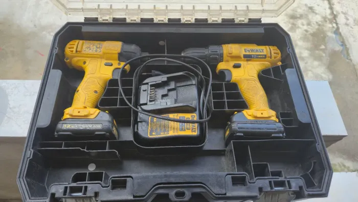 Kit parafusadeira e furadeira 12v DeWalt