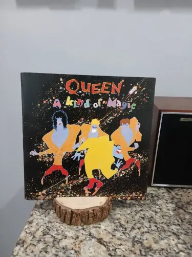 Vinil Queen