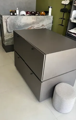 Mesa com Gaveta