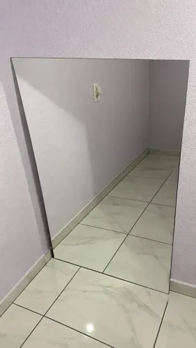 Vende se espelho ,todo bom!