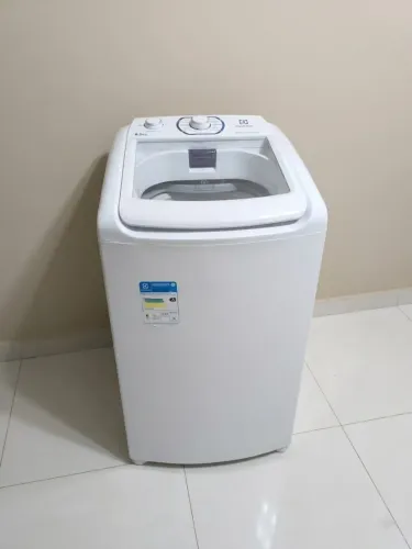 Maquina de Lavar Electrolux 8,5 Laca Roupas Essentialcare LES09