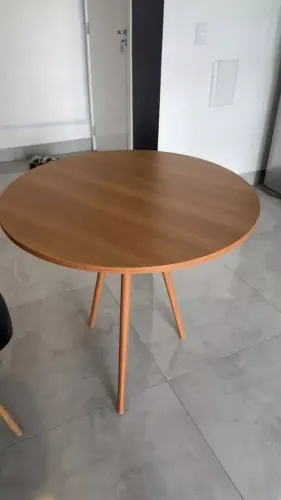 MESA DE JANTAR REDONDA COM TAMPO DE MADEIRA ? NOVA NA CAIXA