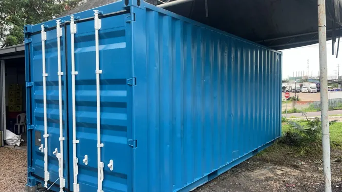 Container 20?pés (6metros)muito novo 