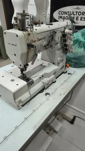 VENDO MÁQUINA DE COSTURA GALONEIRA