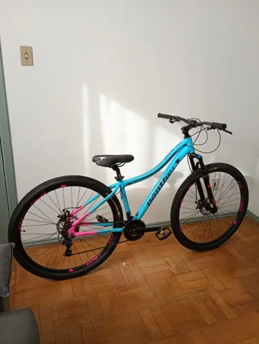 Bicicleta aro 29 freios a disco 21 marchas
