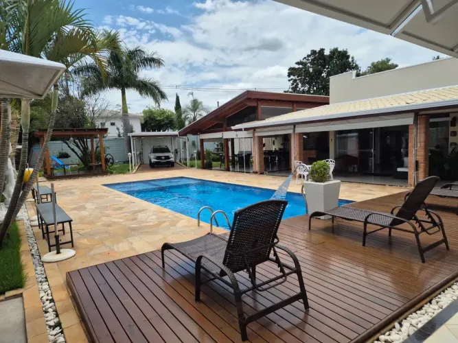 Casa no Condomínio Xangrilá | 680m² de Terreno | Privacidade e Natureza